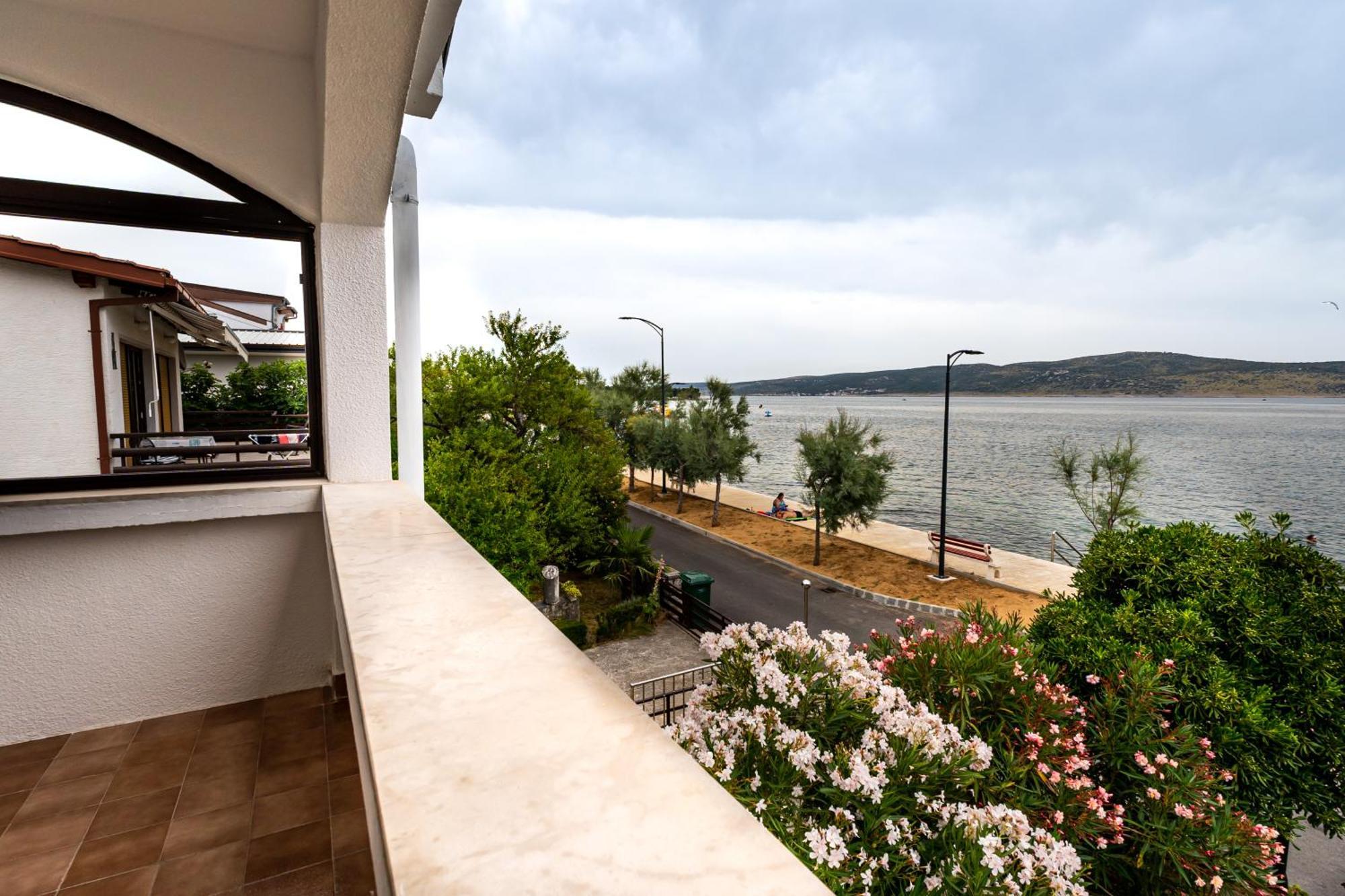 Apartments Dida Sime Starigrad Exterior photo