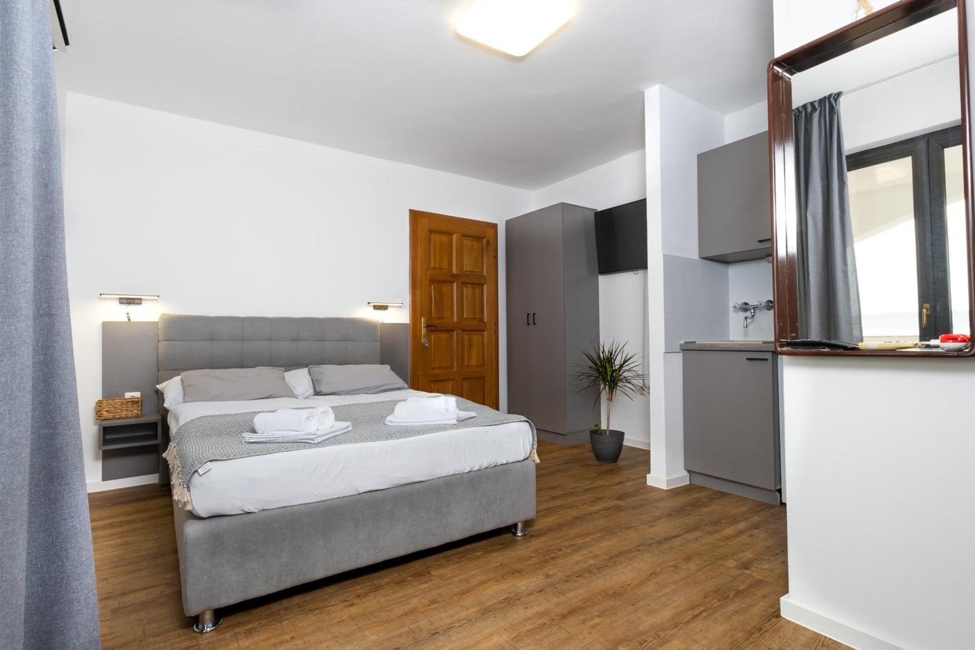 Apartments Dida Sime Starigrad Exterior photo